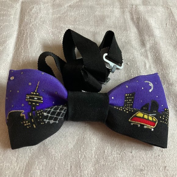 TORONTO NIGHT SKYLINE Silky BOWTIE Unisex Purple Black Red Sparkle - Picture 5 of 6